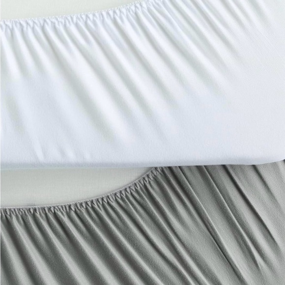 Like NEW, 2 Pack and Play Sheets, Waterproof, 38" X 26", one grey and one white - Picture 2 of 4